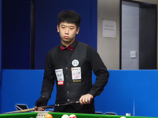 季赛展示了 季赛展示了